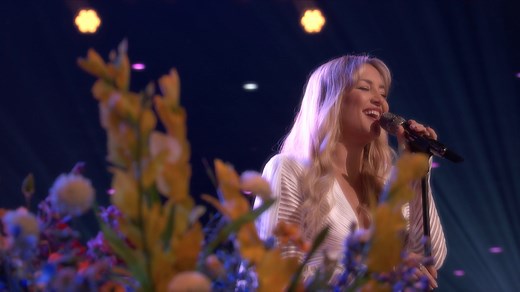 An absolutely "Glorious" moment witnessing Kate Hudson's breathtaking live performance on The Voice finale! 🤩 | The Voice
