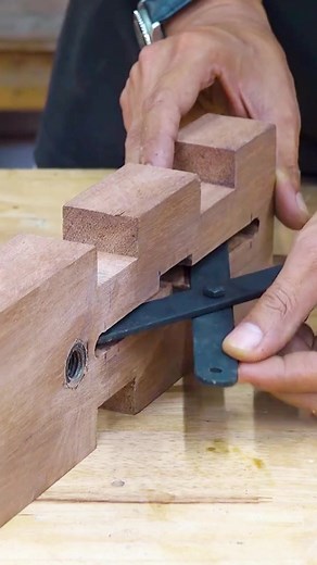 Just finished building my own benchcrafted glide leg vise and I'm feeling pretty proud of myself! #woodworker #woodworking #homemade #DIY #benchcrafted #handmade #proud #glidelegvise #craftsmanship #benchvise | Roy Brown