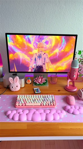 hmm yeah that couldn’t be me with my pink gaming setup 😜😜 #GamingSetup #desksetup #pinkgamingsetup #cozygamingsetup #pinkdesksetup
