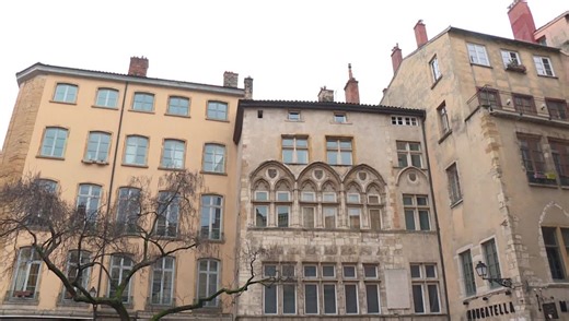 VIDÉO - L'un des plus anciens plafonds peints de France est à Lyon, il date de 1298 - ICI