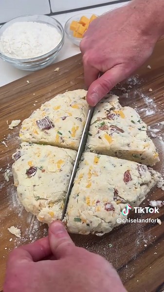 Delicious Bacon Cheddar Scones Recipe