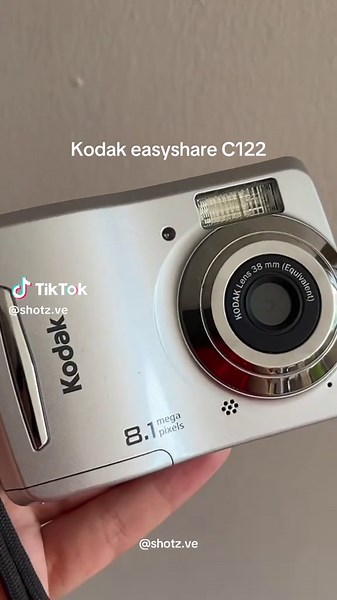 Cámara Digital Kodak Easyshare C122: Vintage y Funcional
