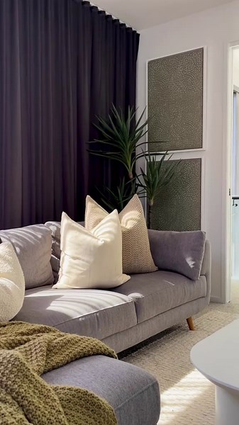 A home like this doesn’t need more furniture. It needs the right decisions. This brand new waterfront build in Newport is large in scale, with five bedrooms, multiple living areas, a study and outdoor spaces. High ceilings and full height sheers already do a lot of the heavy lifting. For this integrated stage, it was about working with the client’s existing pieces and bringing everything together, rather than starting again. With black and white fixtures running throughout, the styling followed 