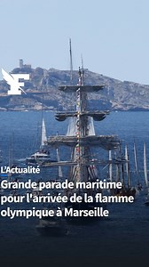 Le «Belem», un voilier à trois mâts qui transporte la flamme olympique, navigue vers le Vieux-Port avant les Jeux Olympiques de Paris 2024. | Le Figaro