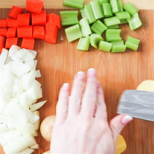 🎉 Attention all hunting families! 🎉 If you have a hunter in your crew, you're going to absolutely adore this delightful recipe for Crock-Pot Venison Roast! 🦌✨ The venison roast and veggies turn out super tender and delicious! Find the link to the recipe and instructions in the first comment below 👇👇👇 Happy cooking! ❤ | Crock-Pot Ladies