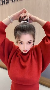 537K views · 3.1K reactions | Búi tóc củ tỏi siêu đơn giản  Mua Phụ Kiện Kẹp Tóc trên Shopee: https://s.shopee.vn/8AFEGoQiUj #reelsfb #toc #tettoc #phukien #keptoc #tocxinhmoingay #goctocdep #goclamdep #tocdep #tocxinh #lamdep #haircare #HairCareTips #duongtoc #haircareroutine #hairstyle #hair | Review 1001 Cách Dưỡng Nhan Sắc | Facebook