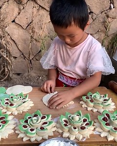 Little chef preparing lunch for grandma & grandpa | Simple ideas