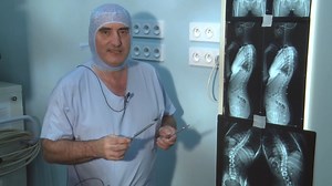 DSG PediGuard probes in deformity cases for safe screw placement by Pr. Jean-Charles Le Huec (Bordeaux)