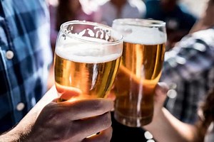 The Ultimate Guide to Drink Beer (8 Tips and 4 Mistakes)