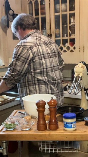 Thomas Willeford on Reels