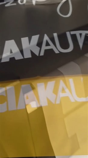 Subli Print on Instagram: "SubliPrint Studio – Personalizacija bez čekanja! Tražiš savršenu majicu ili unikatan poklon? SubliPrint ti nudi brzu izradu i vrhunsku kvalitetu tiska po tvojoj želji! ✔ Izrada na licu mjesta – ako već imaš pripremljen dizajn, tvoj proizvod radimo odmah! ✔ Isporuka sljedeći dan – ako želiš poseban dizajn, izradimo ga i šaljemo sutra! ✔ Personalizirani proizvodi – majice, šalice, satovi, puzzle, privjesci, jastuci i još mnogo toga! Iz ponude izdvajamo: 🔥 DTF tisak – du