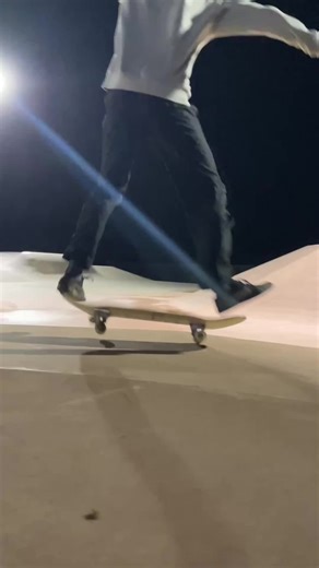 promise to post some riding clips soon 😛 #skate #skateboarding