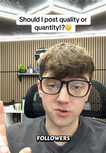 When should I decide to post quality or quantity? Well actually you should be doing both! #creatorsearchinsights #creatortips #contentcreator #contentcreatortips #videotips