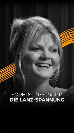 🎬 PREMIERE 13.03. 16 UHR auf YouTube! (Link in Bio) Über Bücher wird online viel gesprochen. Gelesen werden sie deutlich seltener. Sophie Passmann spricht mit Kevin Kühnert darüber, wie Medienaufmerksamkeit heute funktioniert – und warum Fernsehen oft sichtbarer ist als Literatur. #SophiePassmann #KevinKuehnert #Medien #SocialMedia #Bücher #Debatte #YouTubePremiere #Reel