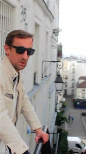 ANDRÉ THE FRENCH IN SACRÉ-COEUR #André #Musicien #ArtisteFrançais #France #French #Paris #SacréCoeur
