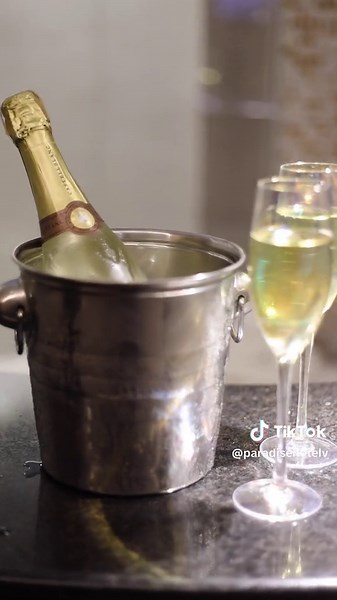 Escape Romántico en Paradise Suites: Descubre esta Suite Exclusiva