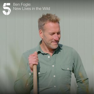 1.7M views · 15K reactions | Ben meets the most remote family in New South Wales, where a 900km round trip to the supermarket is just the start  In the heart of the Sturt Desert, he discovers how Bec and Reece tackle daily life and emergencies in complete isolation.  Ben Fogle: New Lives in the Wild, Tuesday 9pm | Channel 5 | Facebook