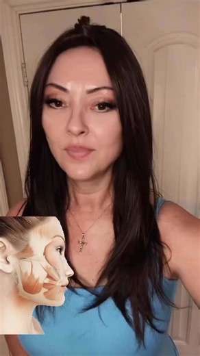 Nicole Domuret- Menopause Mama on Instagram: "Lift marinette lines and sagging jowls with one exercise! You can find my recommended oils by going to my4oils.com under my profile pic or by clicking on the link below: https://www.anorganicoasis.com/product-page/the-luminous-oil-collection Castor oil is one of the only oils that can penetrate deep enough to start promoting healing and stimulating collagen and elastin. #menopause #menopauseeducator #antiaging #castoroil #over40skincare frankincense