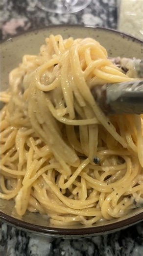 The Creamiest Cacio e Pepe (No Heavy Cream)