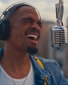 Performed “Floating About” live for “YamsSession” 🎙️ Appreciate @yamstheplaylist for the invite, go run it up 🤙🏾 Cinematography: @cassidyboi @mamb.visual PR: @jzonazari | Jonathan Harris