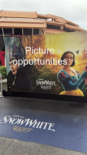 Snow White Photo Op at AMC Disney Springs! (Must-See!) #snowwhite