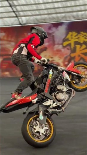 Extreme Motorcycle Tricks: Watch Out! StuntRiding MotorcycleThrills
