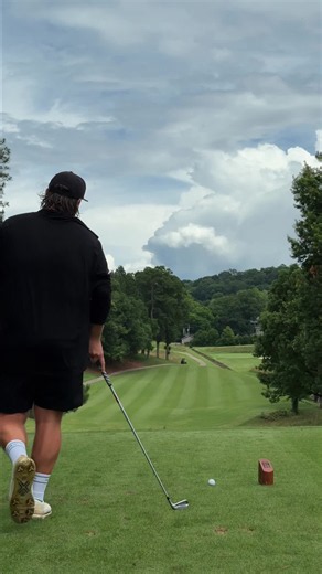 Tackling a Tough Par 4 at Highland Golf