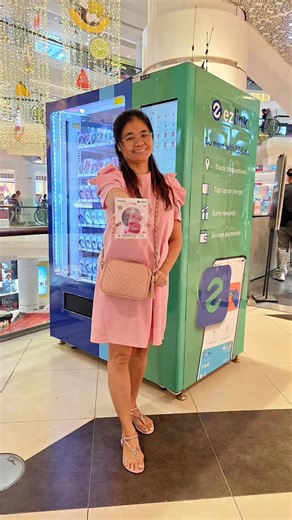 Meet our little pop of pink cuteness, @ScotchBriteSGMY Scotch-Brite Easy Clean Scrub Sponge SimplyGo EZ-Link charm, designed to add a cheerful dose of fun to our everyday commute! 📅 Launch Date: 30 January 2026 💲Price: $19.90 (no load value) 📍Available at EZ-Link Vending Machines in selected shopping malls: • Bishan Junction 8 – L1, next to Citibank ATM • Bugis Junction – L1, Bugis Shelter • Compass One - L1, outside 7-Eleven • NEX - B1, next to Citibank ATM • Northpoint City -L1, next to Pou