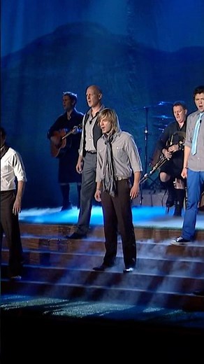 Celtic Thunder sings "Heartland" 🎶