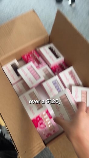 🚨 OUR BLACK FRIDAY SALE IS NOW LIVE!!! 🚨 Candy Claws' biggest sale of the year has arrived. 💅 Save up to 60% & get a FREE set of nails with orders over $120AUD! ✨ Lasts 2-3 weeks per set ✨ Salon perfect at home ✨ Easy application & removal ✨ Vegan Cruelty free What's your dream nail style? Shop Now and discover your new fave mani's | Candy Claws