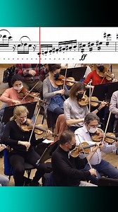 A moment from ‘Death and Transfiguration’ rehearsals back in early 2022. And soon we get to perform it again! 🙌 Karina Canellakis conducts Richard Strauss’s tone poem at the Southbank Centre on 25 October. | London Philharmonic Orchestra