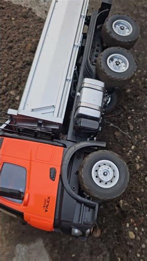 RC Truck CRASHES While Carrying Sand! 😱 (Epic Fail) #rctruck #epicfail #shorts #satisfying #rccar