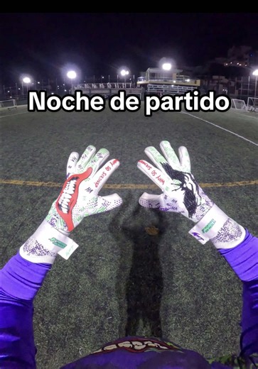 Noche de partido, uno de los partidos más emocionantes de la temporada 🫶🏽🧤👀 #portero #futbol #comedia #fyp #fypシ