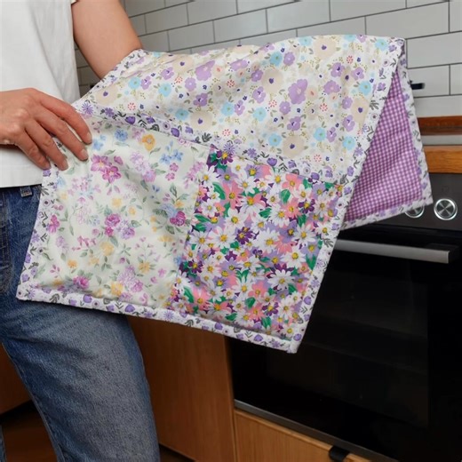 Feeling overwhelmed, stuck, or just plain uninspired? You’re not alone, my dear quilting friend. With Mrs. Quilty’s Monthly Box, you’ll receive everything you need to start creating - without the stress of choosing fabrics, hunting down patterns, or guessing what goes together. ✨ Each box includes: 12 perfectly matched 100% cotton fat quarters 4-5 beginner-friendly projects with clear instructions Step-by-step video tutorials to guide you at your own pace Plus: a quilting magazine surprise quilt