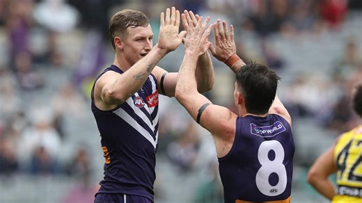 AFL: Shai's silky pick-up and pass