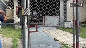 WATCH: Nicholas Moore remains silent when asked about the death of Michael Castro. Moore, who was extradited from Florida to Guam in connection with Castro’s disappearance, along with an alleged attempted murder of a second individual, was escorted out of DOC’s Hagåtña Detention Facility by GPD’s Criminal Investigation Division investigators late Monday for questioning. Castro was last seen alive on Oct. 29, 2020. 📸: Dontana Keraskes/ The Guam Daily Post #guam #news #postguam #missing #murder #