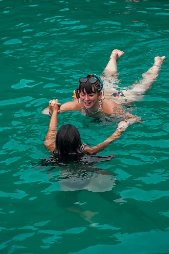 Let's talk about solo travel ⬇ We know it is super daunting the thought of travelling to Thailand by yourself but here are some tips to help you enjoy your trip: 1. Get chatting before you go! Whether this is through your Camp group chat, facebook groups, get excited to meet all the new people that you will be travelling with ✈️ 2. Watch all the videos to get excited, especially fellow solo traveller. Find these on Tiktok, Instagram and filter it to all the incredible places you will visit too �
