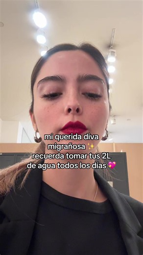 Recordatorio para ustedes porque en invierno es más difícil tomar tanta agua!! 🥲🥲 #migraña #dolordecabeza #migrañacrónica #salud #cefalea
