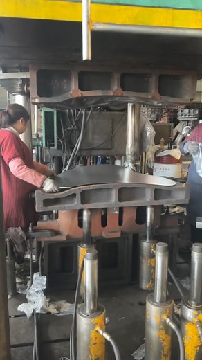 749K views · 5.4K reactions | fender stamping #chevroletsilveradoz71 #chevroletsilverado1500 #chevroletsilverado2500 #chevroletsilveradotruck #chevroletsilveradohd #chevroletsilverado #chevroletsilverado2500hd #chevroletsilverado3500hd | Baican Auto Body | Facebook