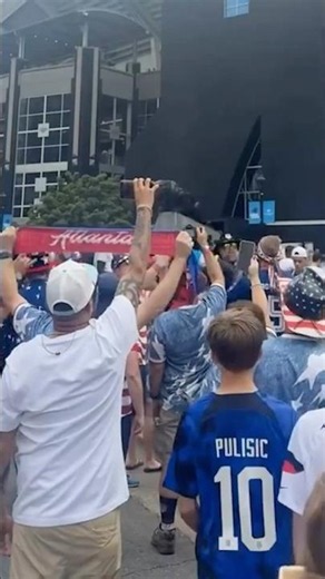 Are American Soccer Chants CRINGE?! 😬 #usmnt #worldcup #worldcup2026