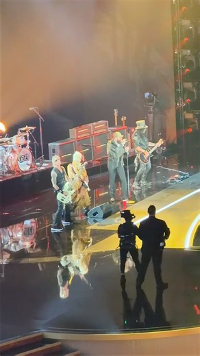 An all-star tribute to the legend @ozzyosbourne – watch Post Malone, Slash, Chad Smith and #AndrewWatt come together to perform Black Sabbath's ‘War Pigs’ at the Grammy Awards Head to the link in bio for our full #Grammys coverage #OzzyOsbourne #PostMalone #Slash #ChadSmith #WarPigs | NME