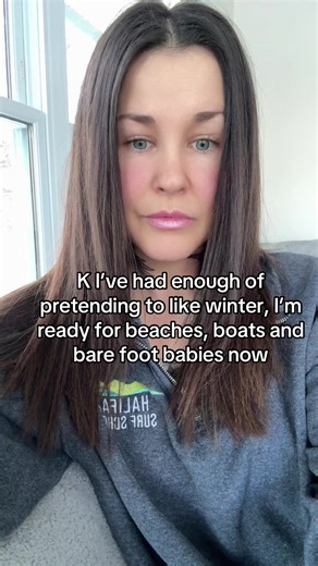 After my fifth sledding accident with the kids this weekend, I’m done ✌️ #kids #mom #mother #childhood #funny