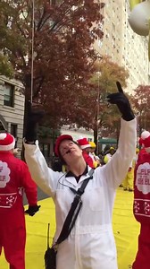 Take a look at The Elf on the Shelf Balloon crew taking on the Mannequin Challenge at yesterday's Macy's Thanksgiving Day Parade! How fun! | The Elf on the Shelf