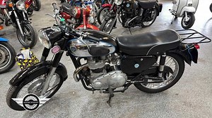 Lot 864 - 1961 AJS 31 DE LUXE