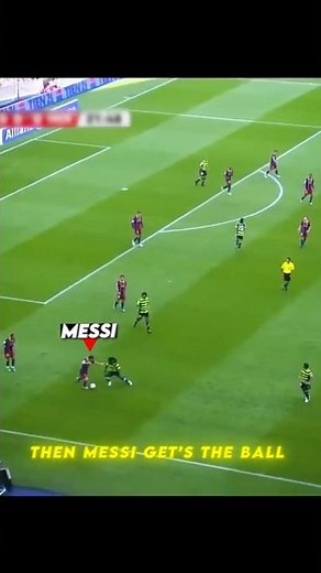 Messi teaching Drenthe how to dribble