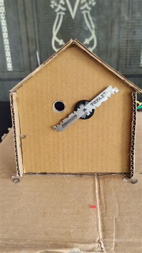 Himanshu Experiment on Instagram: "Chilli cutter machine 😱🔥. #science #experiment #explore #diy #tiktok"