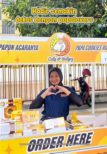 Haii papalovers🤗 PapaCookies Hadir semakin dekat dengan Papalovers🤩. Siapa nih yang setiap hari minggu ke CFD? Belum puas dong kalo belum mampir beli aneka roti papacookies🥰🥳 Buat Papalovers Jangan lupa mampir ke stand kami ya peps setiap minggunya Di depan Auto Ban, dan dapatkan segera spesial diskon 5% , tester sepuasnya hanya saat belanja di CFD 🤩 Bawa pulang Papacookies, Bawa pulang kebahagiaan😍 Apapun acaranya papacookies rotinya 👨‍🍳 Visit us: Outlet Tuban 📍Jl. Sunankalijaga no. 49