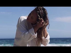 Texture Spray Beach Waves Tutorial on Wet Hair | How-to | Percy & Reed