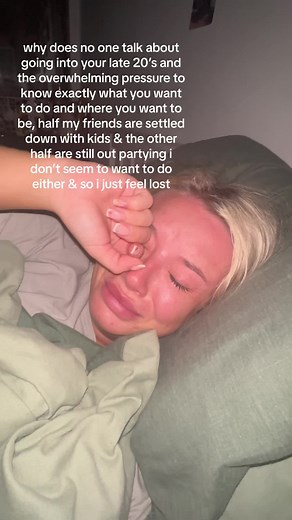 Chloe Bennett | Life in Dubai on TikTok