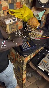 Aiming to rock 2023 like Dj Domi6 rocks the BOSS DR-770 Dr. Rhythm Drum Machine 💥🥲 🎥 : @ djdomi6 (TikTok) #boss #drummachine #drrhythm #beats #fingerdrumming | Melodics